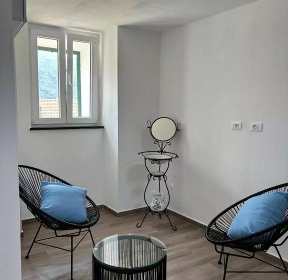 ペンション Affittacamere Montale