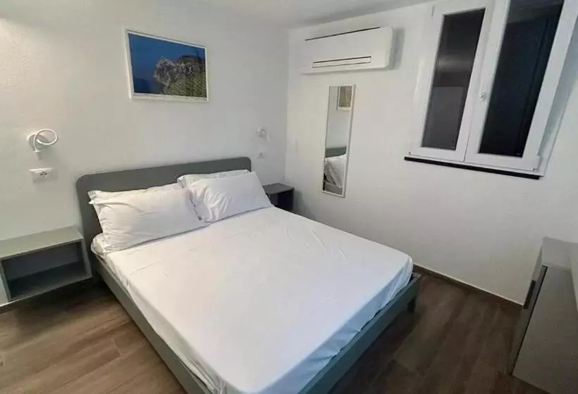 ペンション Affittacamere Montale