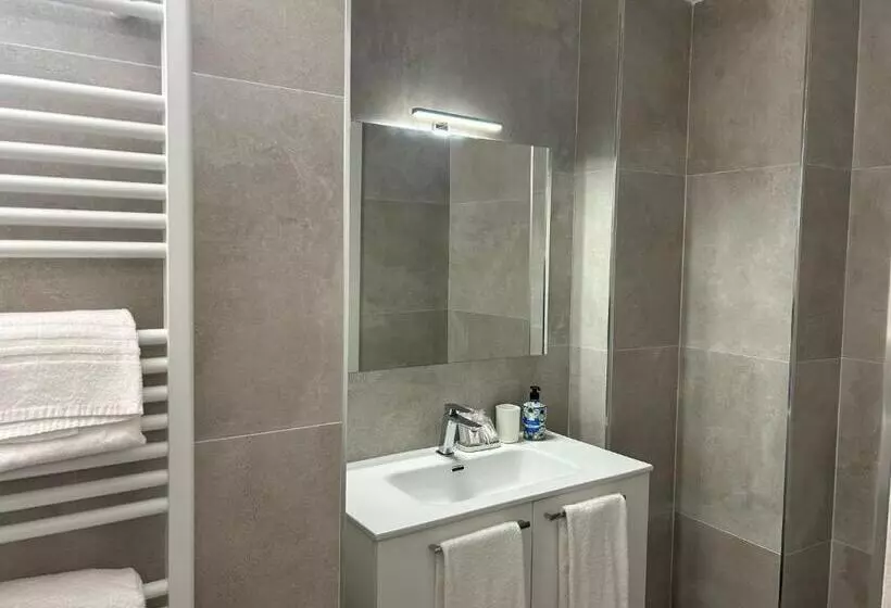 ペンション Affittacamere Montale