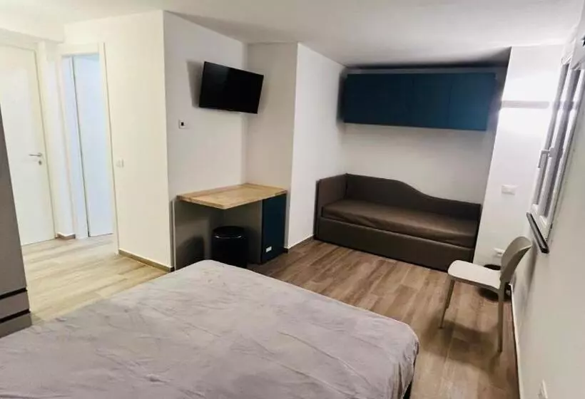 ペンション Affittacamere Montale