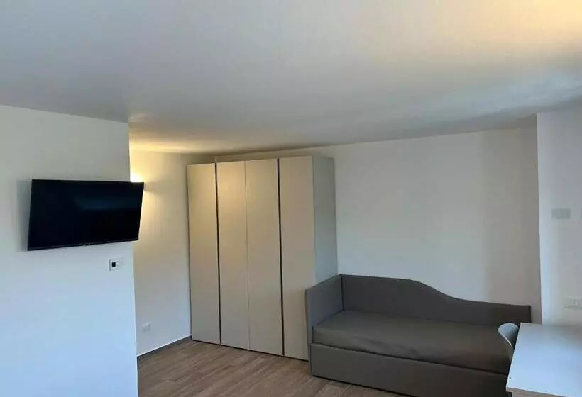 ペンション Affittacamere Montale