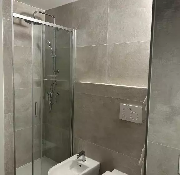 ペンション Affittacamere Montale