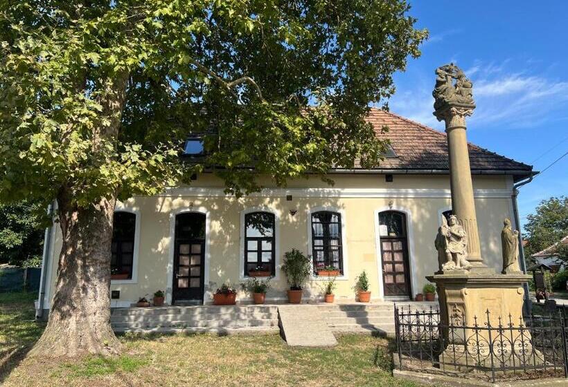 Пансион Bor és Kenyér