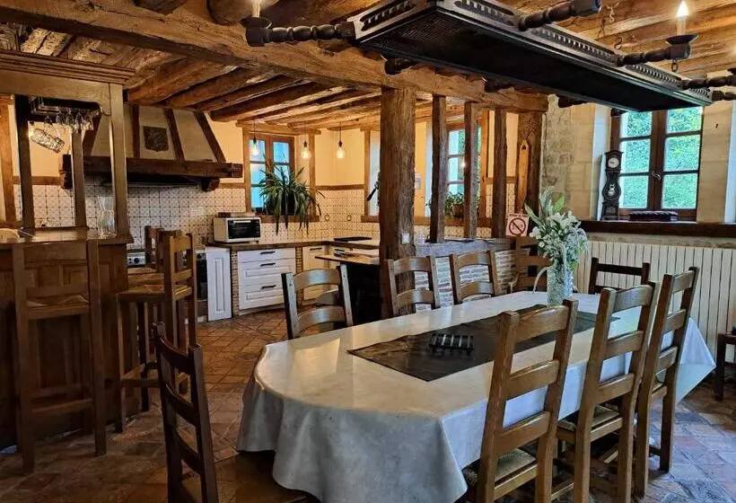 Majatalo La Queue Du Chat