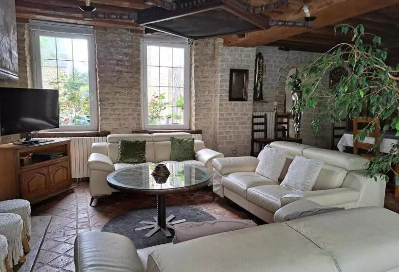 Majatalo La Queue Du Chat