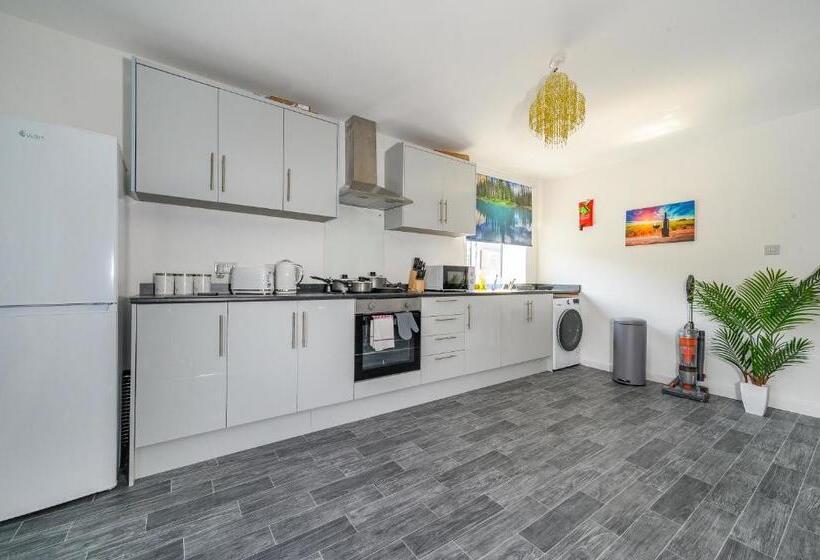 Pansiyon Rb 2f 421 For Your Relaxed, Cosy Stay, Parking