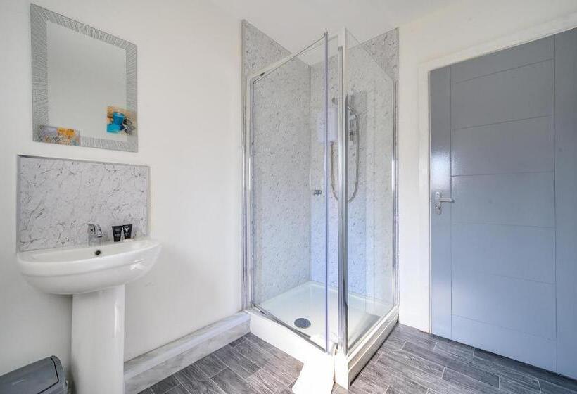 Pansiyon Rb 2f 421 For Your Relaxed, Cosy Stay, Parking