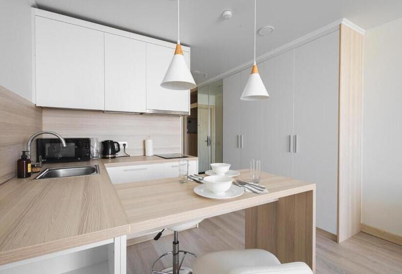 استراحتگاه Astana Aparts апартаменты в Yes Apart 2 комнатная люкс