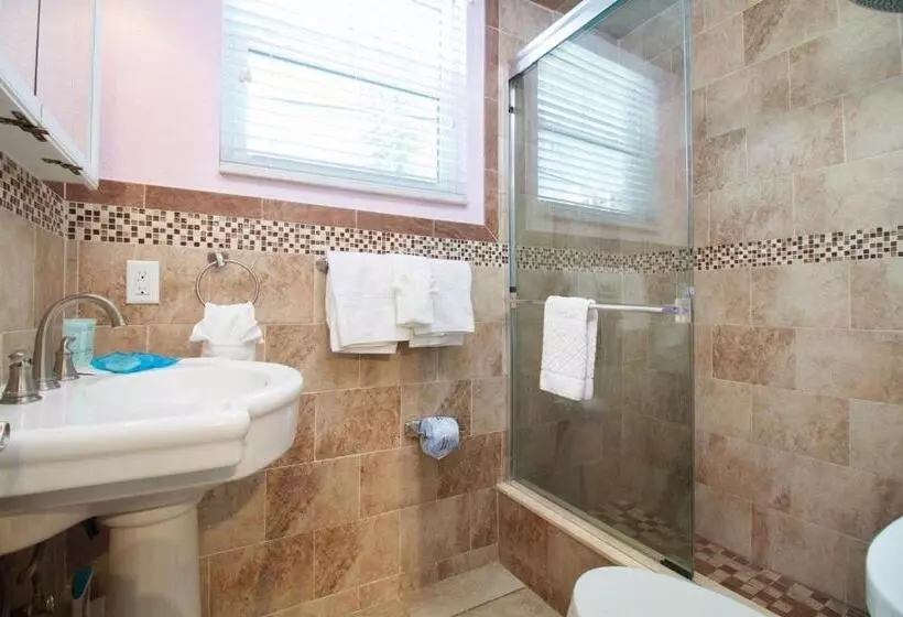 استراحتگاه Clearwater Beach Suites #203