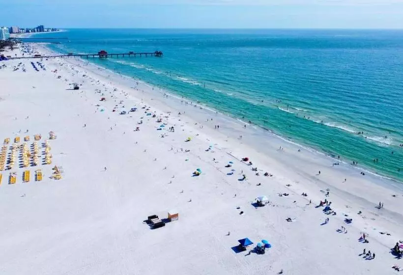 استراحتگاه Clearwater Beach Suites #203