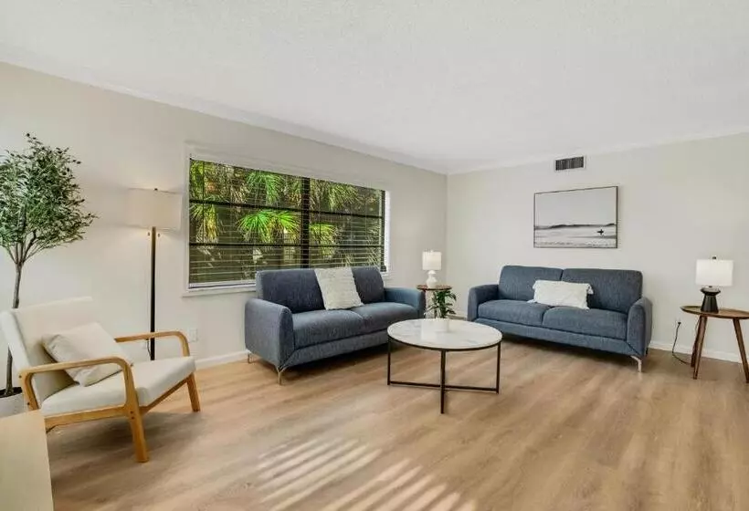 استراحتگاه Sugar Sand Sanctuary   Beach Condominium