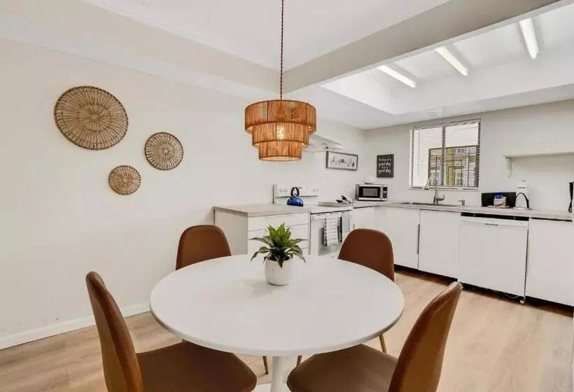 استراحتگاه Sugar Sand Sanctuary   Beach Condominium