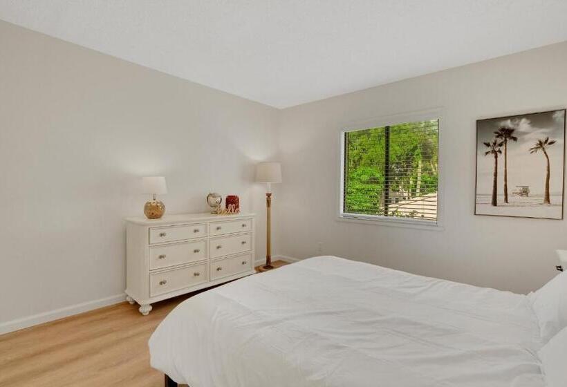 منتجع Sugar Sand Sanctuary Beach Condominium