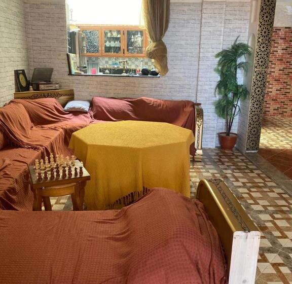 Auberge Hôtelière D Art  N Friends