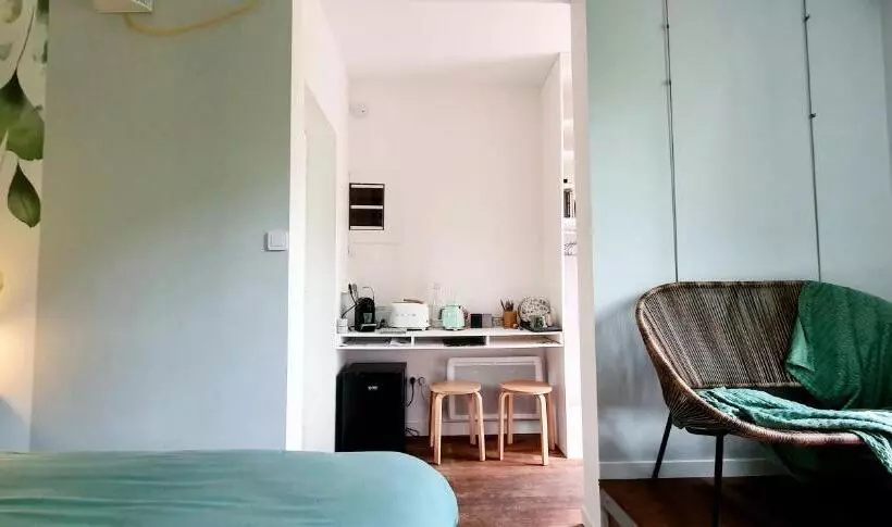 Aamiaismajoitus (B&B) Couette Et Café Chez Adrien