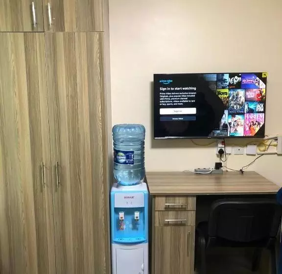 تختخواب و صبحانه Studio At Nairobi West At Stadeview Apartment