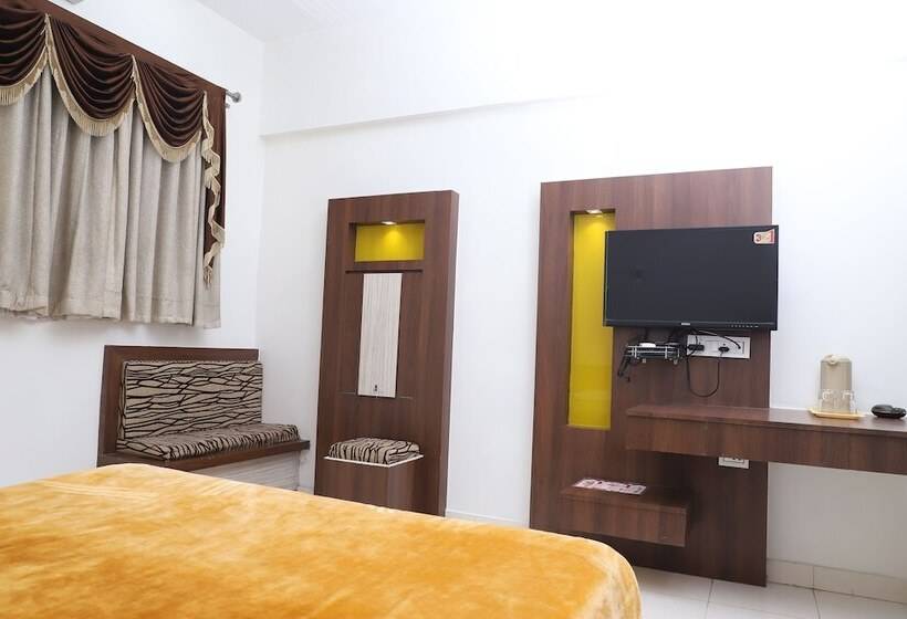 Hotell The Byke Embassy Surat