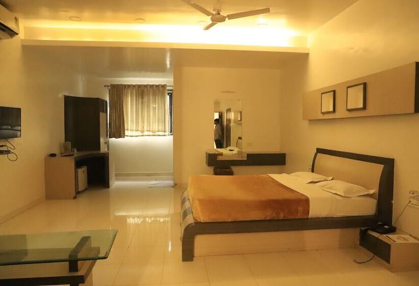 Hotell The Byke Embassy Surat