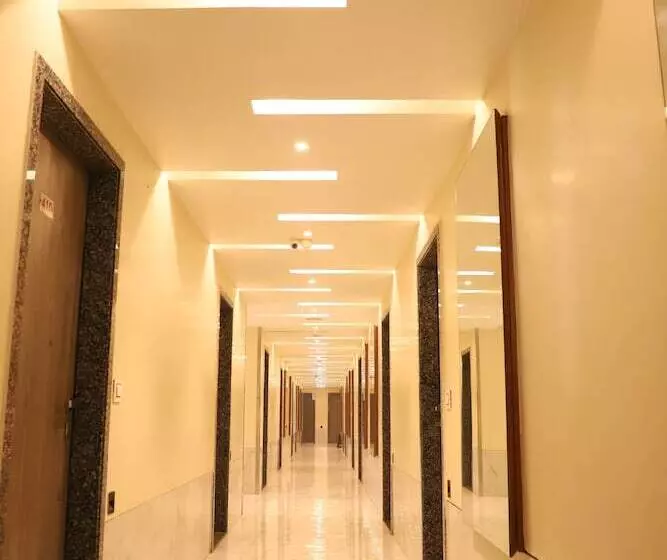 Hotelli The Byke Embassy Surat