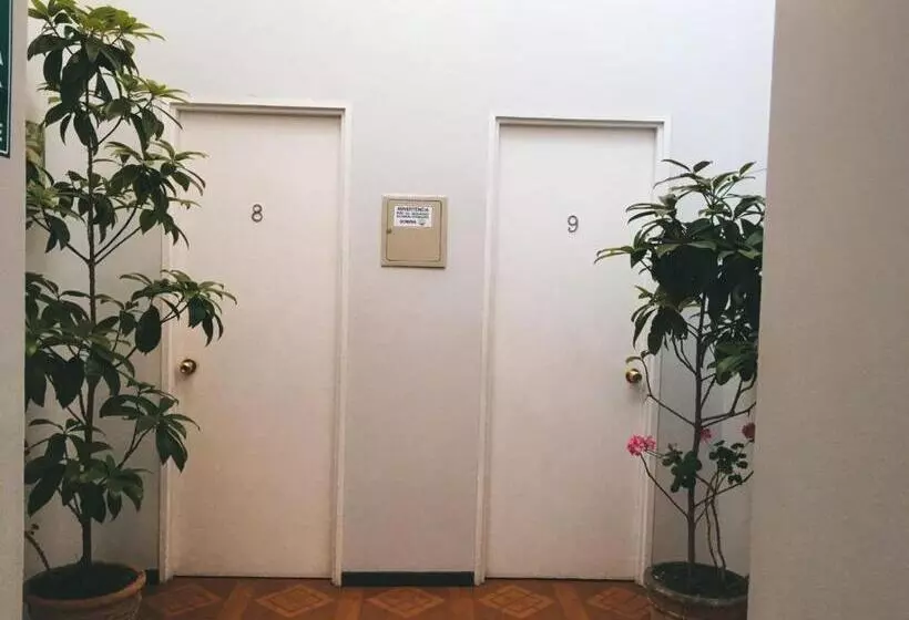 هتل Universitario