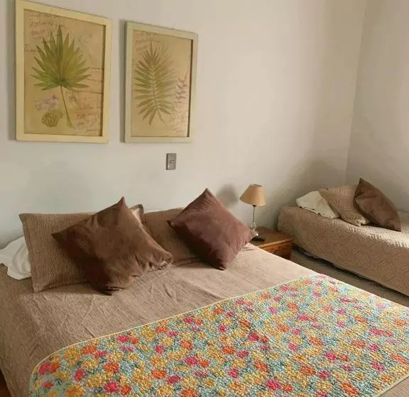 هتل Universitario