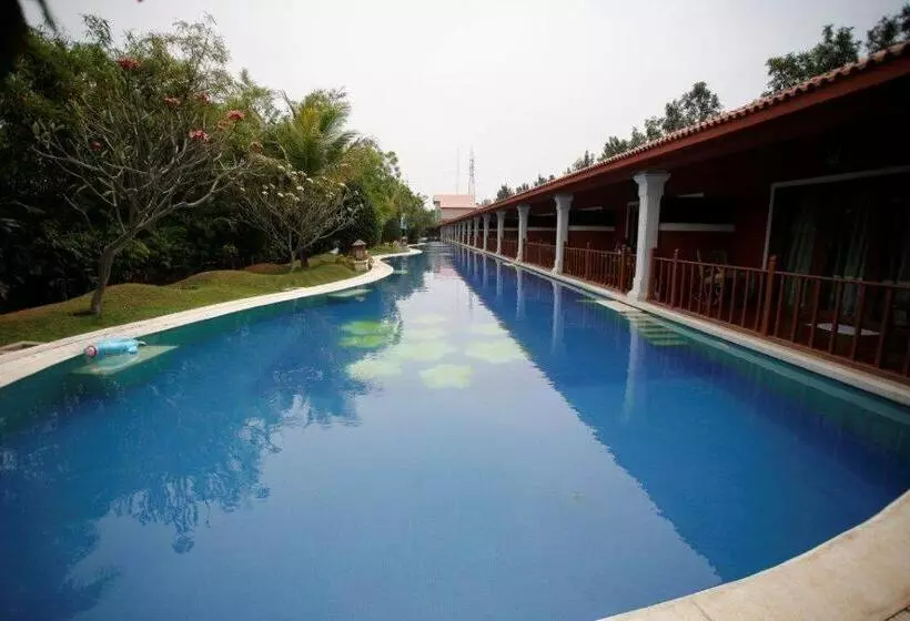 Lagoon Bay Hotel At Leonia