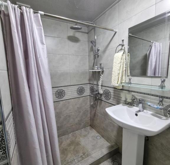 پانسیون старинная крепость азиза