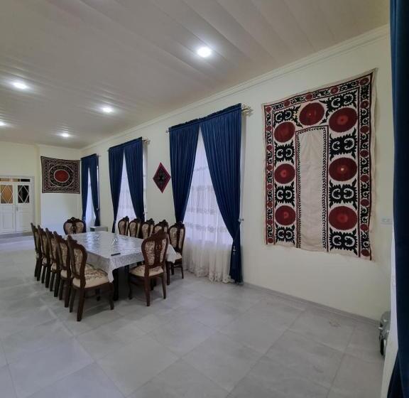 پانسیون старинная крепость азиза