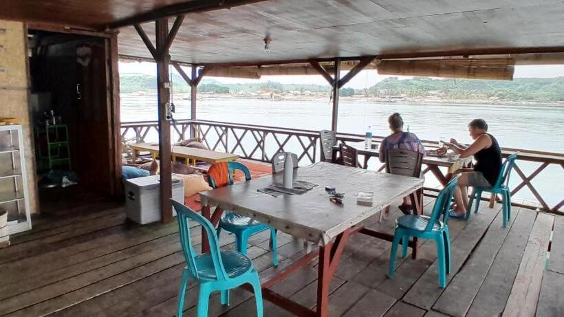 Pansiyon Ekas Beach Floating Room And Resto