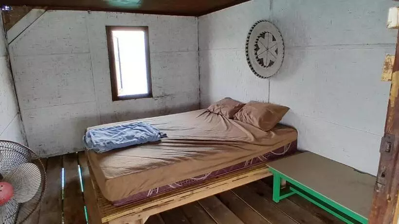 ペンション Ekas Beach Floating Room And Resto