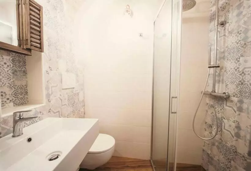 ペンション Home 5   Alcova