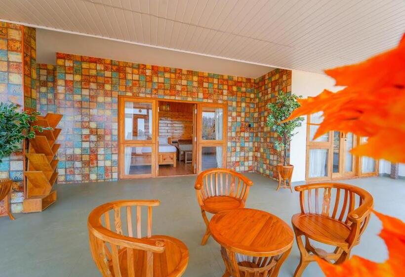 Silent Retreat Ooty Pool Resort By Voye Homes