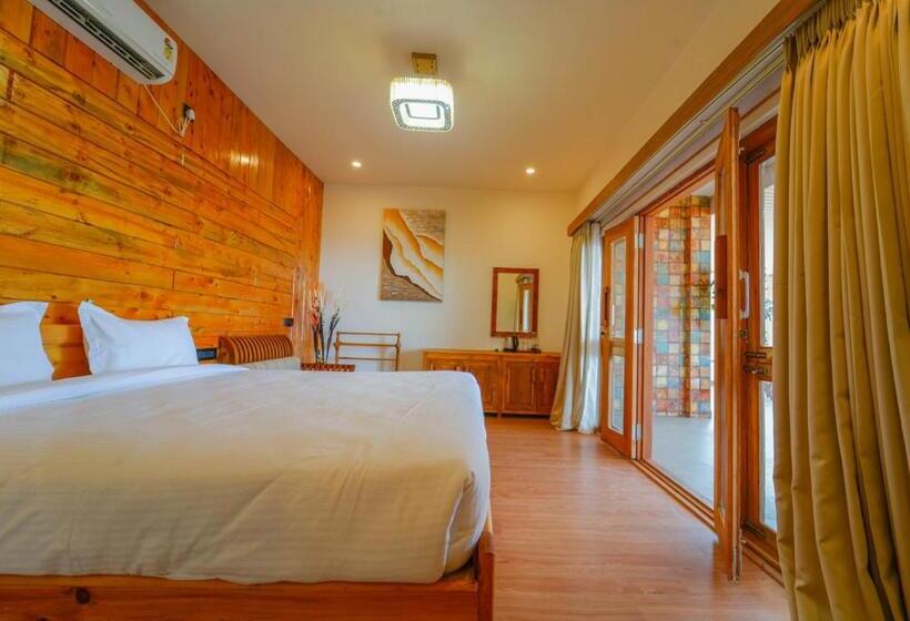 Silent Retreat Ooty Pool Resort By Voye Homes