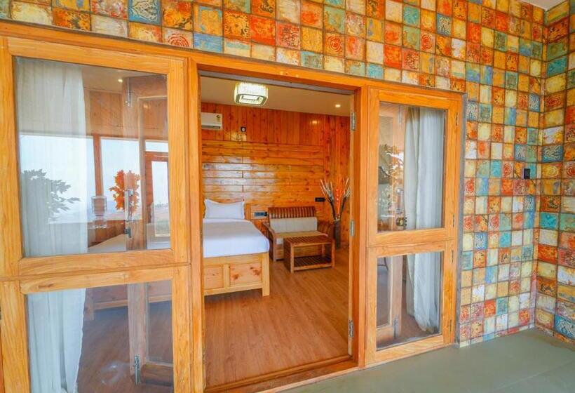 Silent Retreat Ooty Pool Resort By Voye Homes