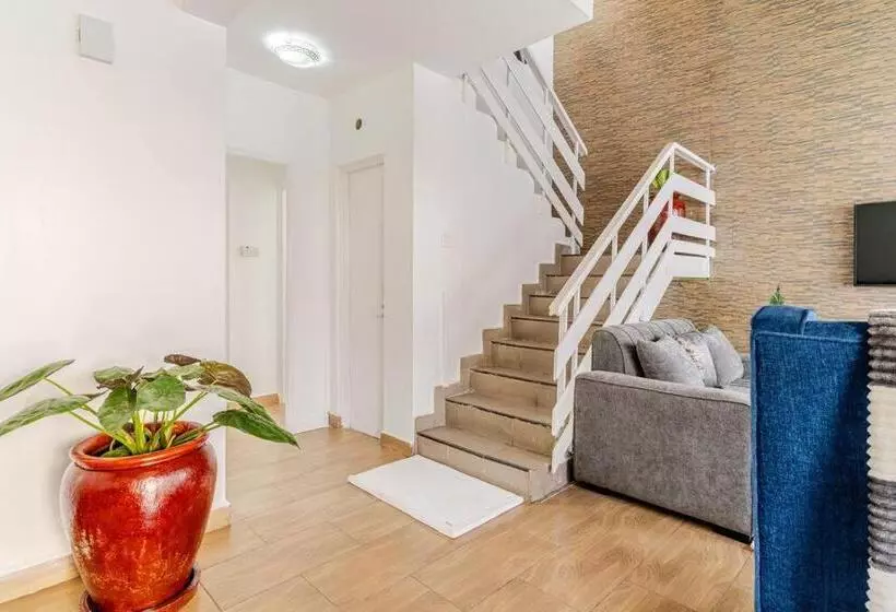 تختخواب و صبحانه Saruni Homes