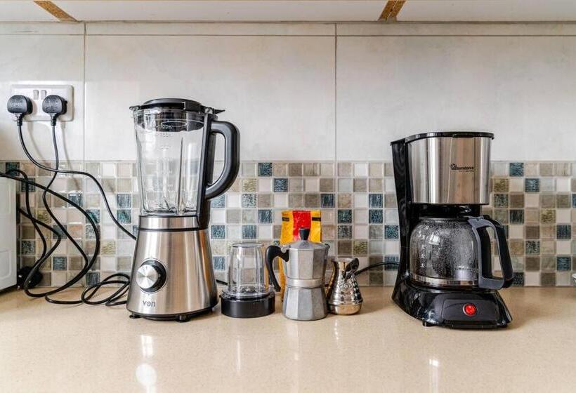 تختخواب و صبحانه Saruni Homes