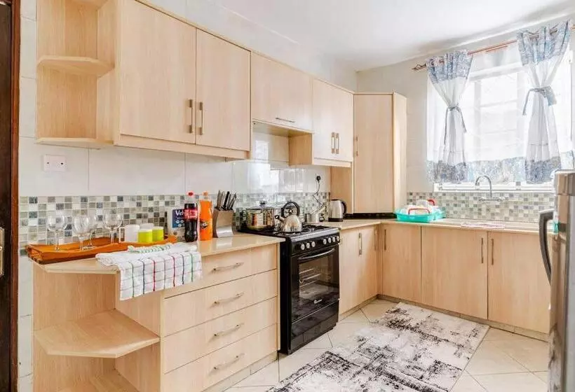 تختخواب و صبحانه Saruni Homes