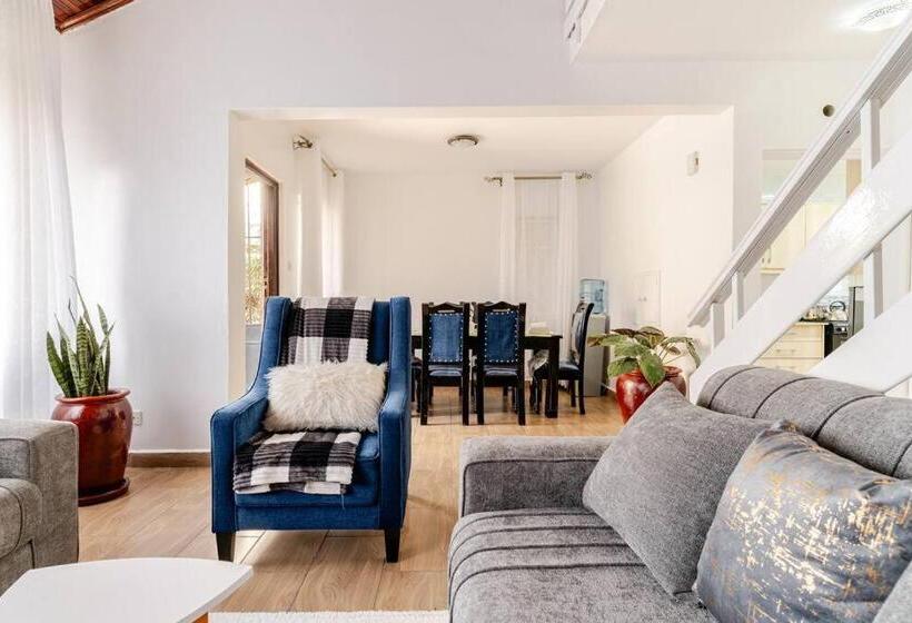 تختخواب و صبحانه Saruni Homes