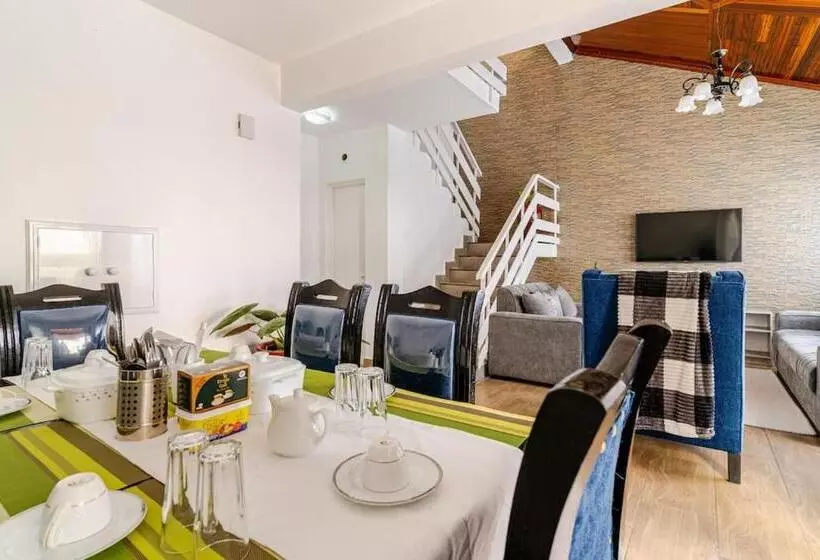 تختخواب و صبحانه Saruni Homes