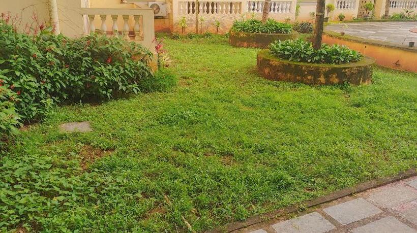 호텔 Atlantis Apartment At Seacoast Retreat Varca