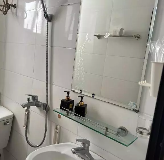 هتل Hoa Quỳnh 2