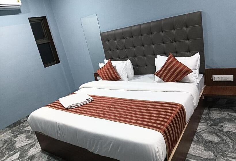 בית מלון כפרי Kamari Inn