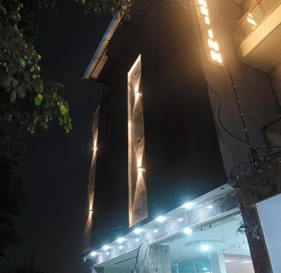 בית מלון כפרי Kamari Inn