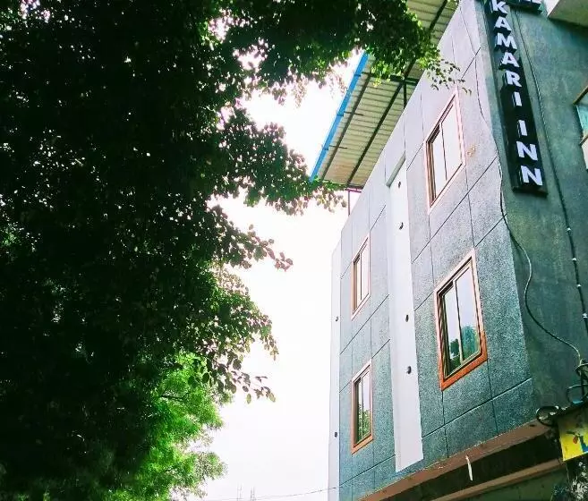 ホテル Kamari Inn