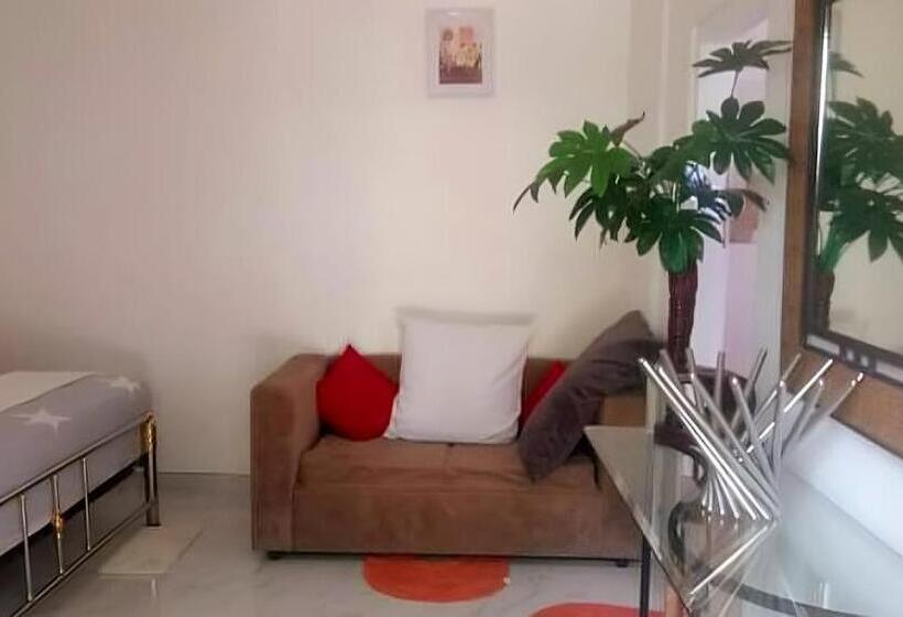 بنسيون Ceylonia Airport Transit