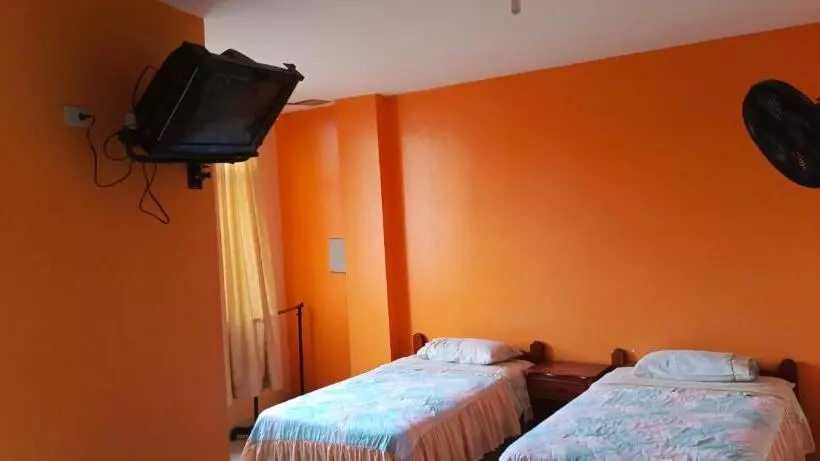 ペンション Hostal Los Anturios