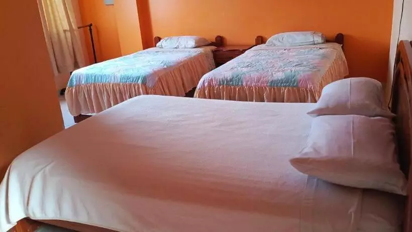 ペンション Hostal Los Anturios