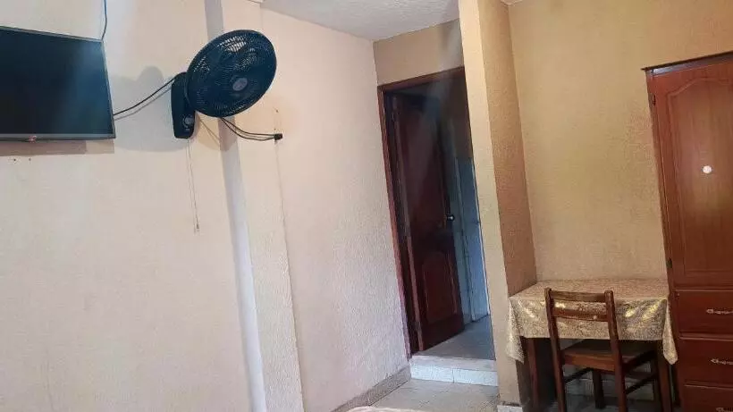 ペンション Hostal Los Anturios