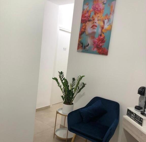 ペンション Komodo Rooms