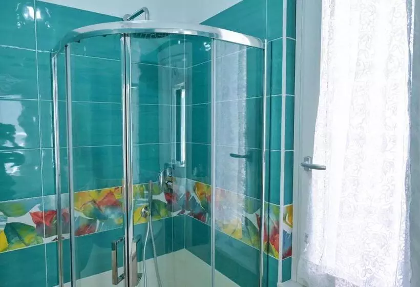 پانسیون Komodo Rooms